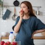 Constipația în sarcină: 5 alimente care te fac să o dai uitării