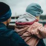Ce este concediul de acomodare și ce trebuie să facă părinții din România care adoptă un copil