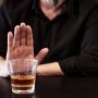 Bărbații care încearcă să conceapă un copil trebuie să renunțe la alcool timp de cel puțin 3 luni, spun studiile