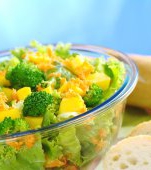 Salata cu piept de pui si broccoli