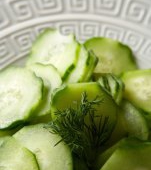 Salata de castraveti si mere verzi