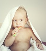 Primii dinți la bebelusi: ghid de îngrijire 