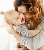 4 metode simple prin care poți să-i stimulezi imaginația și inteligența bebelușului tău