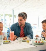 11 replici interzise când copilul tău mănâncă