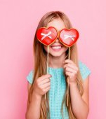 6 rețete inimoase de Sfântul Valentin pe care le poți prepara cu ajutorul copilului