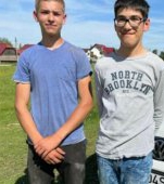 Cine sunt cei doi copii din Suceava care au mers 15 km ca să înapoieze un portofel pierdut
