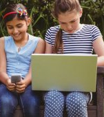 Cum putem încerca să monitorizăm și să reducem timpul petrecut de copii în fața ecranelor?
