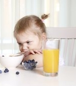 10 sfaturi care te vor ajuta să rămâi cu o atitudine pozitivă chiar și atunci când copilul refuză să mănânce