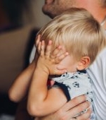 Ireal! Un copil de un an și șapte luni din Brașov a murit după ce a fost maltratat de propria mamă