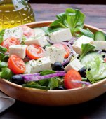 Salata greceasca cu telemea