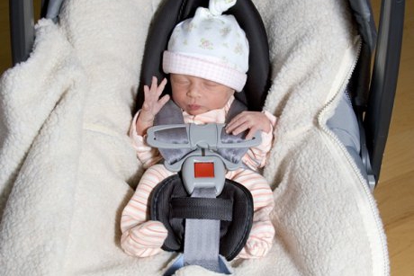 Reguli pentru confortul si siguranta bebelusului cand merge cu masina
