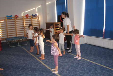 Fundatia Nadia Comaneci lanseaza campania „Kids Move” Cursuri gratuite de sport, dans si arte martiale pentru copii