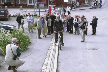 Un orasel din Norvegia a montat primul lift pentru biciclete din lume
