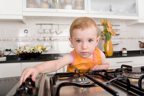 Siguranta copilului: Top 10 cele mai periculoase obiecte din casa 