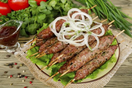 La gratar: kebab din carne de vita