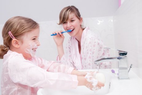 Cum ii convingi pe cei mici sa se spele pe dinti? 