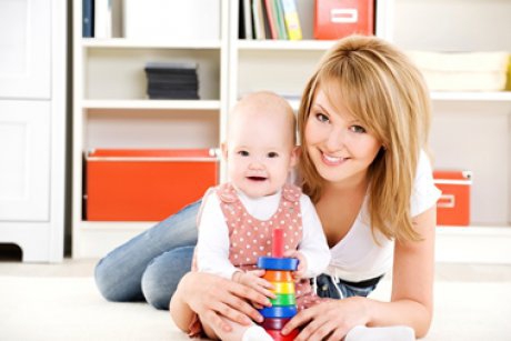 Cum poţi stimula dezvoltarea creierului bebeluşului tău-idei de activităţi pentru acasă