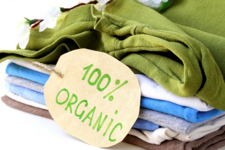 Bumbacul organic: de ce este mai bun pentru hainutele bebelusului tau?