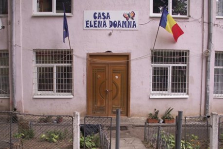 Copiii de la Centrul de Plasament Elena Doamna vor locui in apartamente de tip familial, odata cu inchiderea institutiei