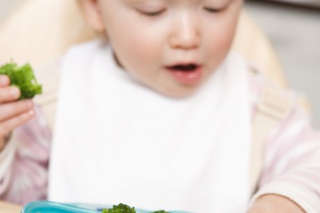 Se poate creste un bebelus vegetarian? Pediatrul raspunde!