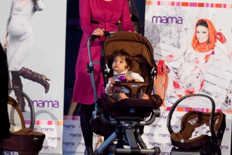 Ai o SARCINA: ramai Frumoasa, lansarea colectiei de Toamna/Iarna 2011 Mama Boutique