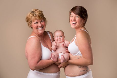 Proiect foto inedit: Imperfecțiunile perfecte ale mamelor după naștere