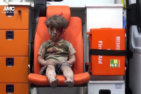 Video cu realitatea necruţătoare a războiului din Siria: copii a căror realitate este complet diferită de a noastră