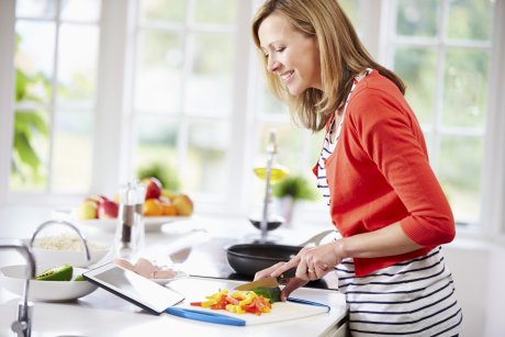 10 trucuri care te ajută să gătești mai ușor