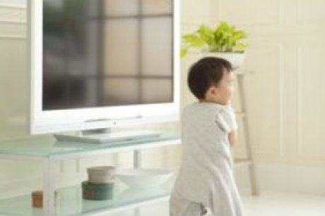 Cum poate televizorul sa influenteze dezvoltarea copilului?