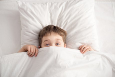 36 de scuze pe care le folosesc copiii ca să nu doarmă