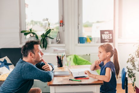 6 detalii de care să ții cont când cumperi un birou pentru copil