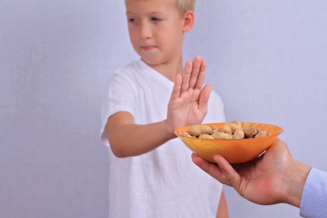 10 semne că al tău copil are o alergie alimentară