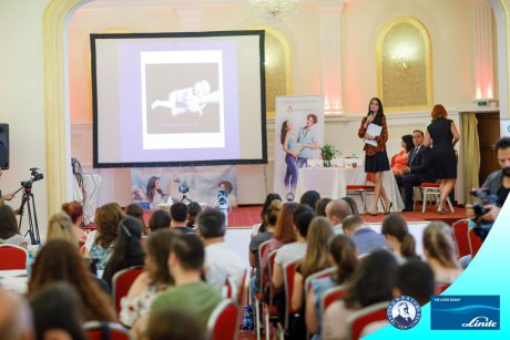 Încep înscrierile la Școala Părinților Responsabili: seminarii gratuite pentru viitorii părinți din București și Galați