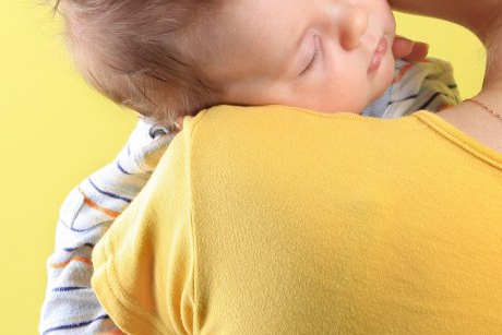 Plange bebe: 15 strategii eficiente pentru a-l linisti