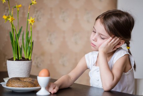7 semne care îți spun că al tău copil nu mănâncă suficient