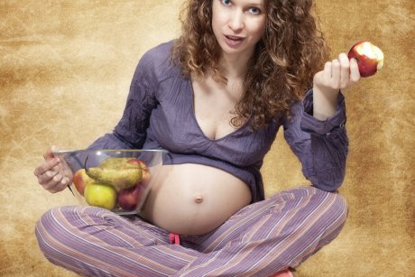 7 greseli de alimentatie pe care le poate face o femeie insarcinata