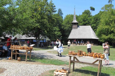 Targ de produse traditionale si ecologice in 4-5 august 2012