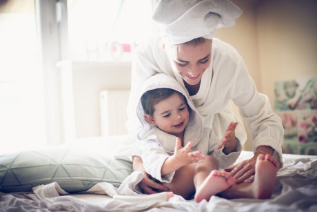 Top 10 produse de îngrijire a pielii pentru bebe și mami pe care trebuie să le ai