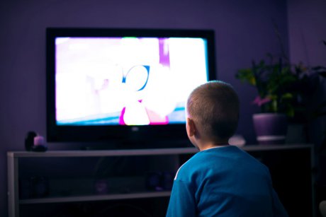 Ghid pe vârste: timpul recomandat pentru utilizarea ecranelor pentru copii