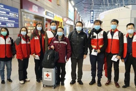 Exemplu de solidaritate: Guvernul chinez a trimis o echipă de medici specialiști și materiale medicale în Italia