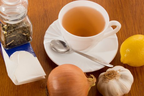 Ceai de ceapă: remediul naturist pentru tusea ta și a copilului tău
