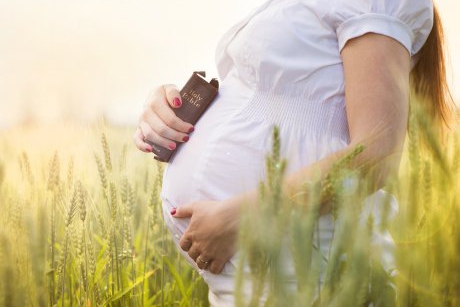 Rugăciunea femeii însărcinate: Cum trebuie să se roage gravidele