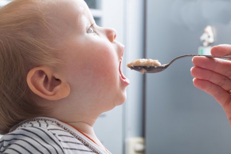 Metode de gătire sănătoase pentru mesele bebelușului