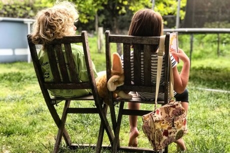 5 moduri de a-i încuraja pe cei mici să petreacă mai mult timp în grădină