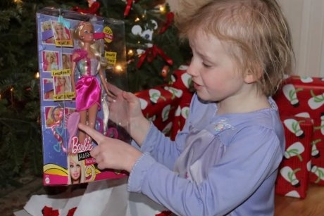 Nu aș fi vrut ca fiica mea să se joace vreodată cu o păpușă Barbie, dar jucăria i-a fost alinare în timpul luptei cu cancerul