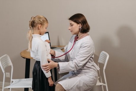 Există o criză acută de medici pediatri şi de neonatologi în spitalele din România