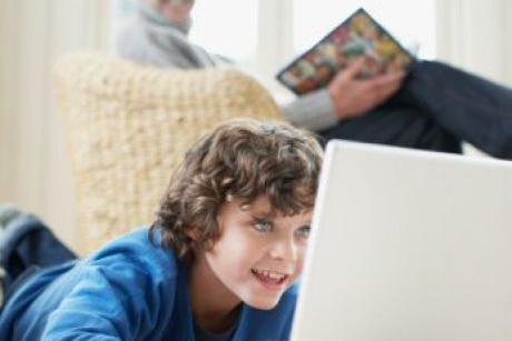 Nu lasa copilul sa devina dependent de computer!
