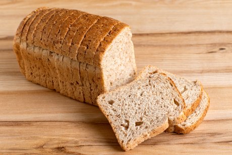 Câte calorii are o felie de pâine, în funcție de tipul de făină