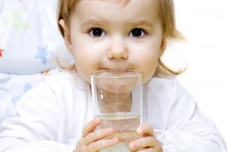 Apa la copii mici - tot ce trebuie sa stii