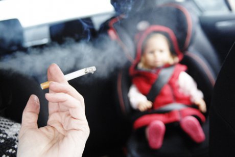 Fumatul in masinile ce transporta copii scos in afara legii!